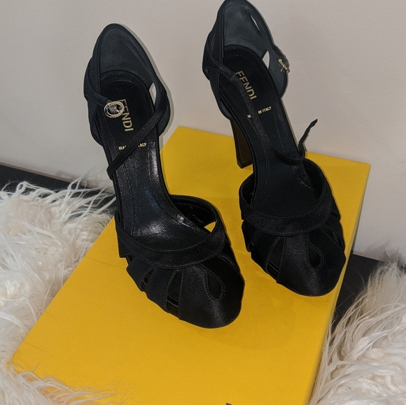 Fendi Black Heels size 35.5 (US Size 5.5) - Picture 3 of 10